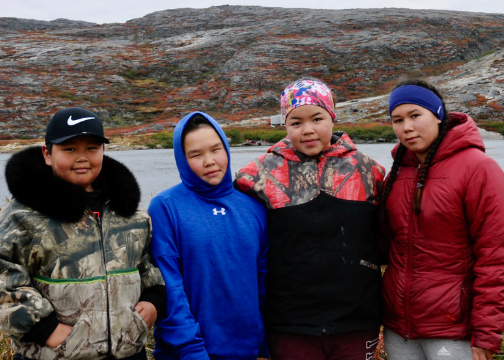 Image représentant la ressource: S'entendre avec les autres = Getting along with others = ᐃᓅᖃᑎᒌᑦᓯᐊᓂᖅ.